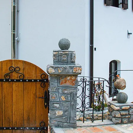 Konaciste Zaplanjsko Ognjiste Donji Dusnik